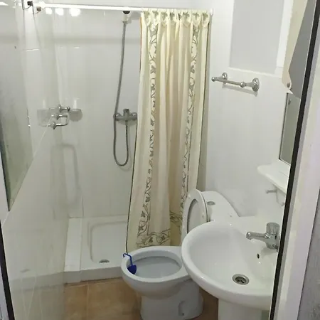 8 Marabedis Hostel *